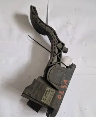 Skoda Fabia Mk1 (6Y) Accelerator throttle pedal 0281002374 6Q2721503F