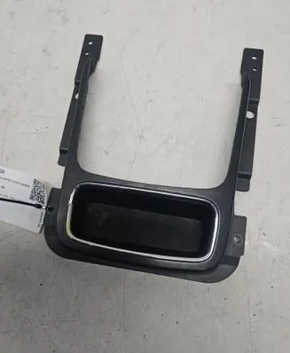 KIA Sorento Gear shifter surround trim plastic 846223E510