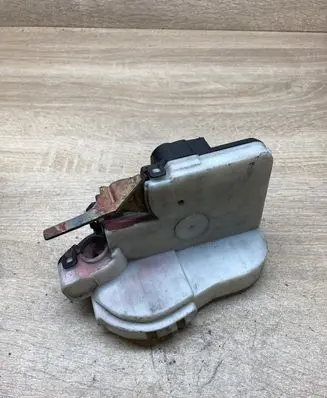 Volkswagen Caddy Front door lock 6K2837015G