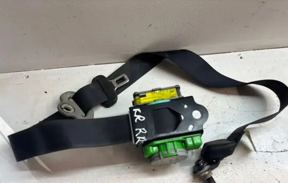 Toyota Yaris Front seatbelt 3063559