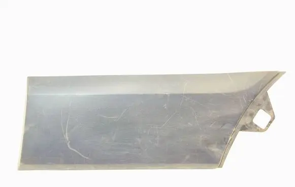 Rear fender molding trim