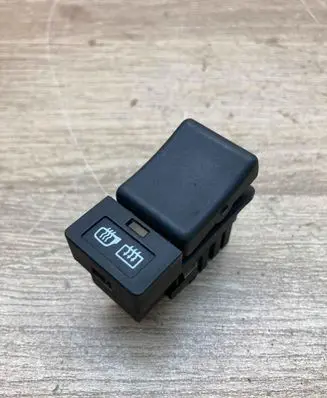 Volvo 850 Mirror heating switch 6849405