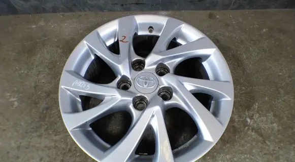 Toyota Auris E180 R16 alloy rim AURIS4261102L80 4261102L80