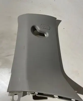 Land Rover Discovery 4 - LR4 (B) pillar trim (top) 631240062 311853 SEQ8381