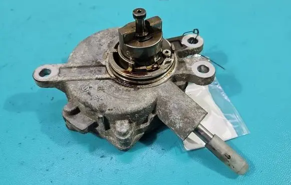 Toyota Avensis T270 Vacuum pump 23011235 IMPRK1579917