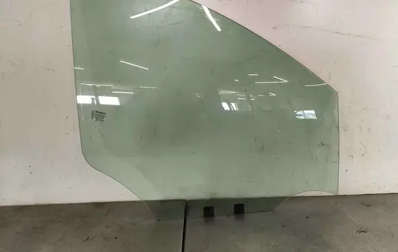 Renault Zoe Front door window glass four-door 803008825R