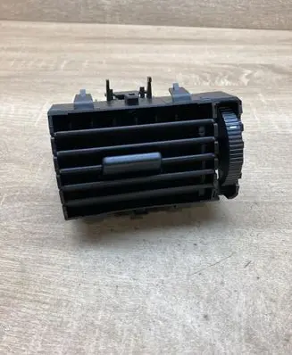 Skoda Octavia Mk1 (1U) Dashboard side air vent grill/cover trim 1U1819701