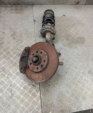 Opel Combo C Front wheel hub spindle knuckle