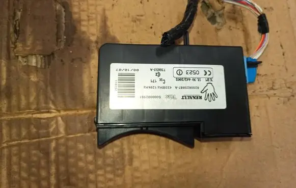 Renault Espace - Grand espace IV Ignition key card reader 8200625887