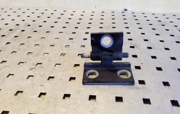 Volvo S80 Rear door lower hinge