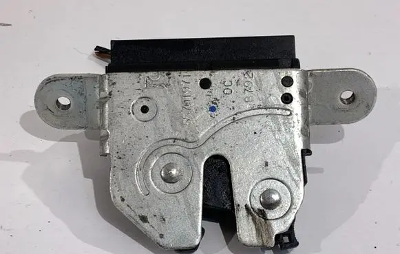 Opel Corsa D Tailgate exterior lock 55701971