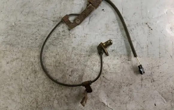 Suzuki Grand Vitara I ABS brake wheel speed sensor