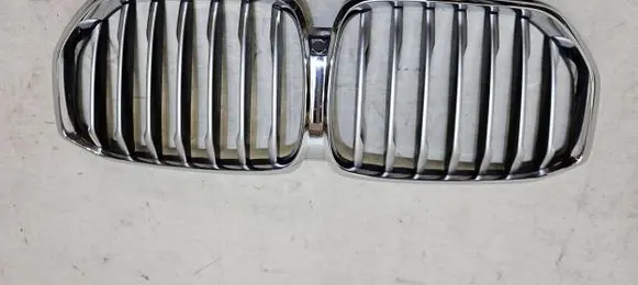 BMW X5 G05 Front bumper upper radiator grill 7454888