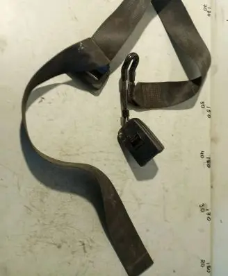 Volkswagen Golf IV Middle seatbelt (rear) 1J0857487D 60284