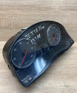Volkswagen Golf V Speedometer (instrument cluster) 1K0920962G A2C53146001