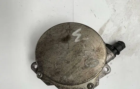 Volkswagen Touareg II Vacuum pump 059145100J