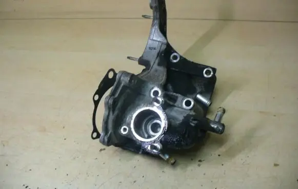 Mazda 6 Engine mounting bracket R2AA15176 VD5963