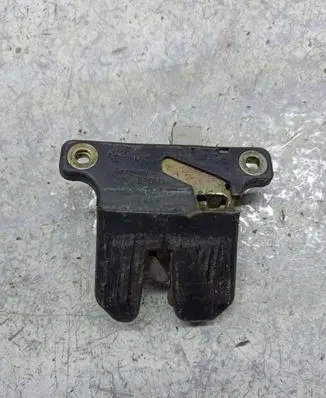 Audi A4 S4 B5 8D Tailgate/trunk/boot lock/catch/latch