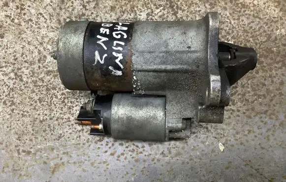Renault Laguna III Starter motor 8200665520 M000T93381