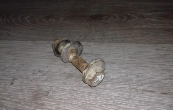 Volvo XC70 Rear suspension camber bolt 