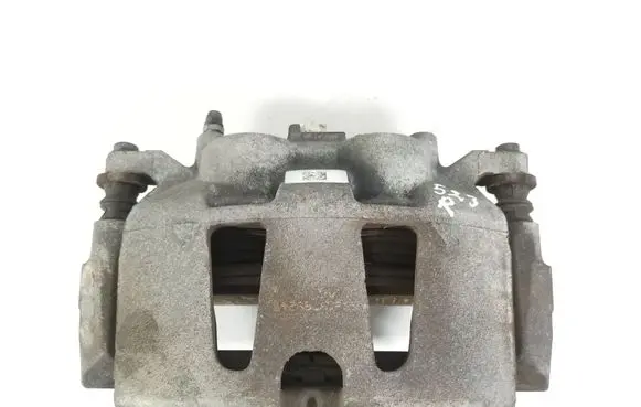 Chrysler Pacifica Front brake caliper 17988801