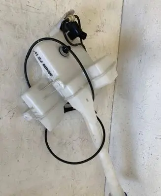 Hyundai Santa Fe Windshield washer fluid reservoir/tank 98610S1500