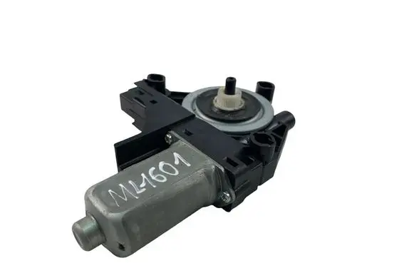Volvo XC60 Front door window regulator motor 966268103
