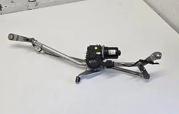 BMW 5 G60 G61 Front wiper linkage and motor 5A671A5