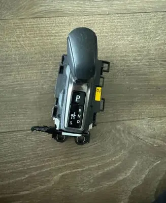 Lexus LBX Gear shifter/selector 813D42RA