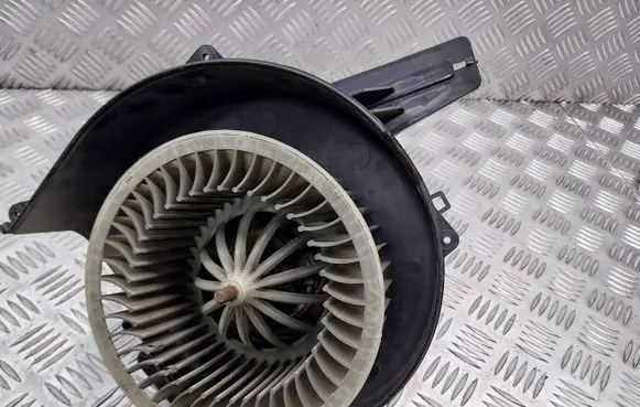 Seat Ibiza III (6L) Front door blower motor 6Q1719015