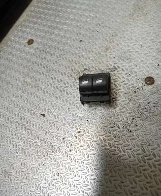 Citroen C4 Cactus Electric window control switch 9801629820