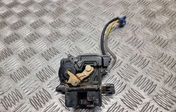 Toyota Avensis T250 Loading door lock 