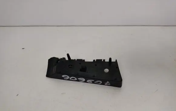 Ford Mustang VI Front bumper mounting bracket FR3B17D959AE