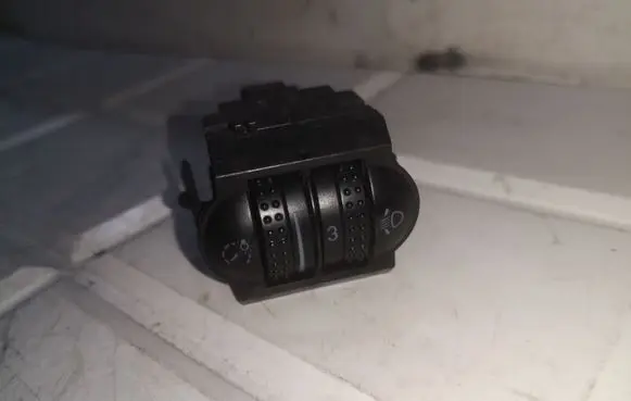 Volkswagen PASSAT B5.5 Headlight level height control switch 3B0941333C