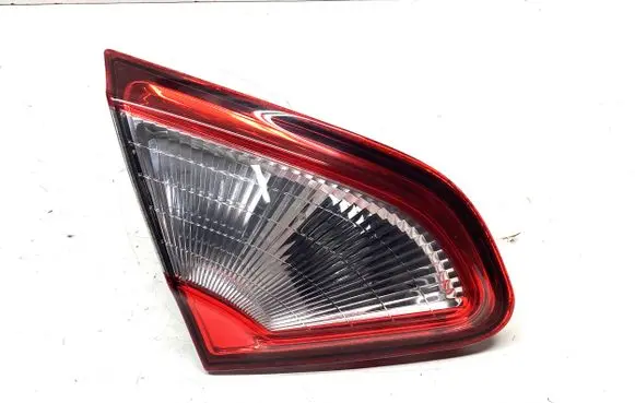 Nissan Qashqai+2 Tailgate rear/tail lights 26555BR01A