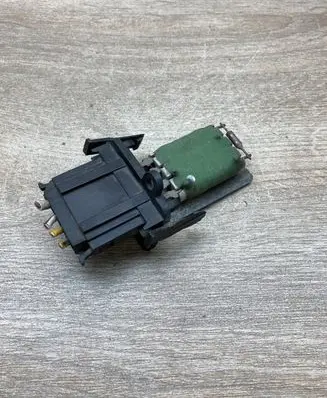 Volkswagen Golf III Heater blower motor/fan resistor 1H0959263 881055650