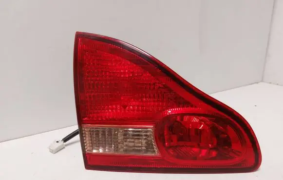Toyota Avensis Verso Tailgate rear/tail lights