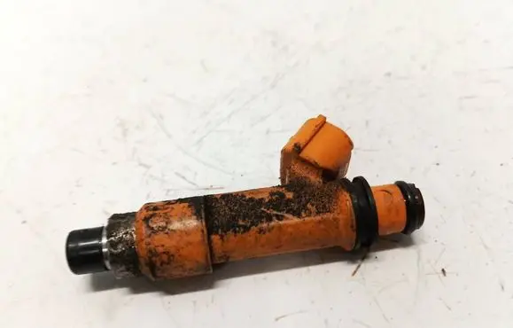 Suzuki Swift I Fuel injector 2975000120