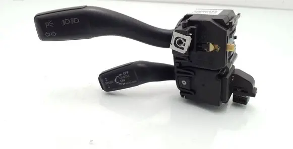 Audi A3 S3 8P Indicator stalk 8P0953513B 01303610