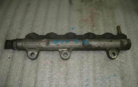 Opel Vivaro Fuel main line pipe 6437685346
