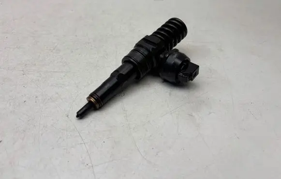 Volkswagen Sharan Fuel injector 038130073AX