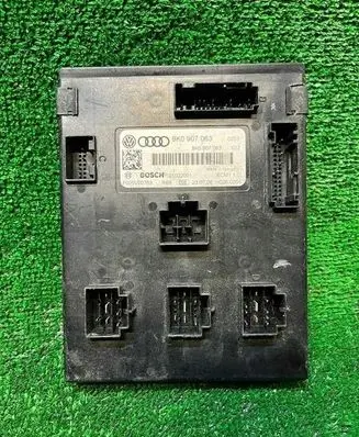 Volkswagen Touran I MPM control module 8K0907063Dautoas