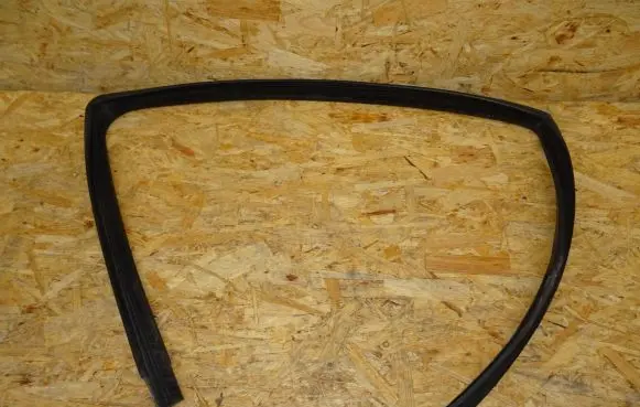 Mercedes-Benz Vito Viano W447 Rubber seal front coupe door A4477200117