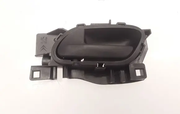 Loading door interior handle