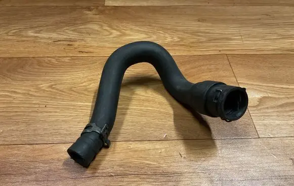 Mercedes-Benz B W245 Engine coolant pipe/hose 1320296 ZGS007