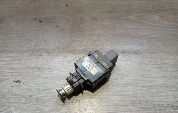 Volvo S60 Brake pedal sensor switch 8622064