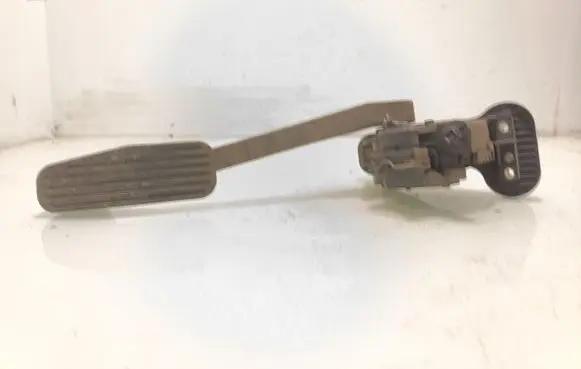 Volvo S60 Accelerator throttle pedal 30636004