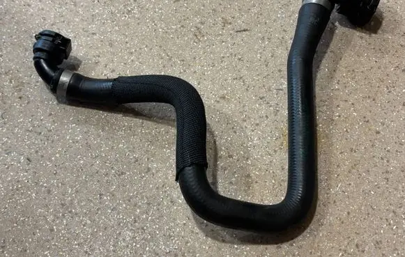 BMW M5 F90 Engine coolant pipe/hose 7856740