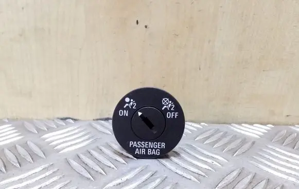 Opel Astra J Passenger airbag on/off switch 13268602