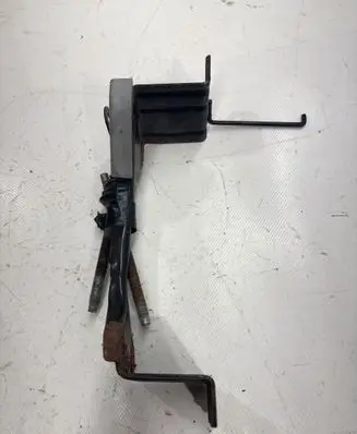 Subaru Outback (BS) Battery bracket 